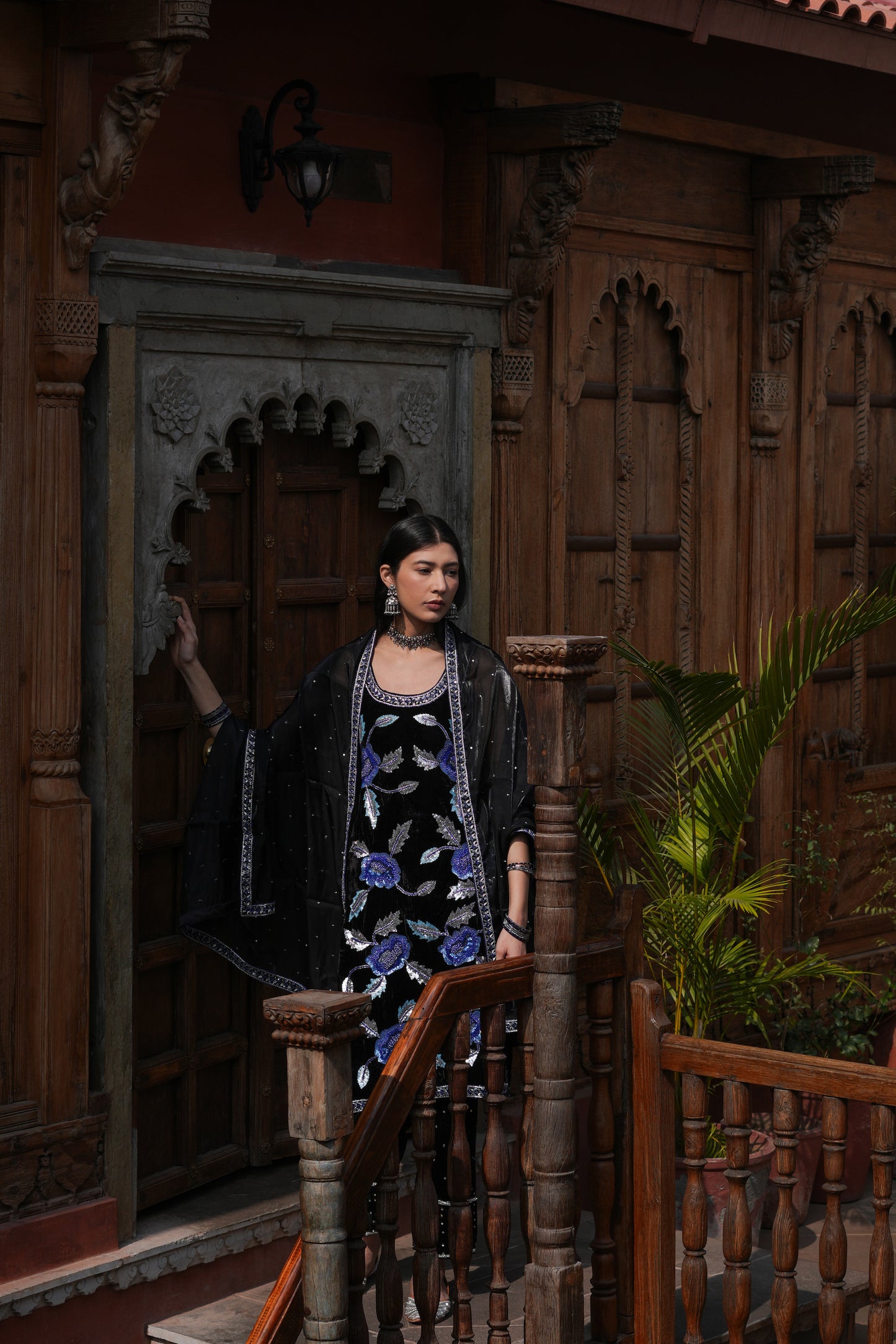 Black, Blue Flower Jaal Set