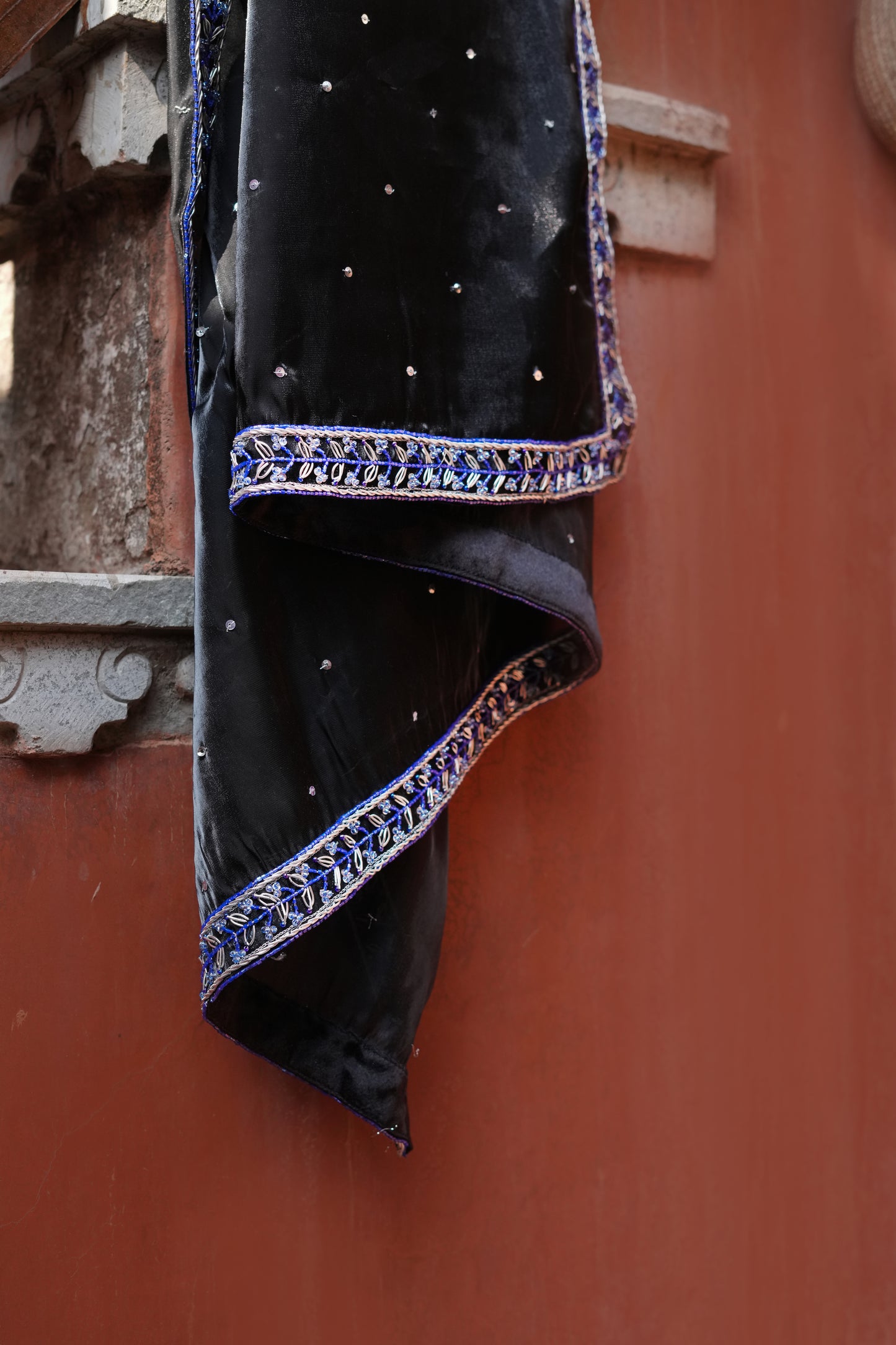 Black, Blue Flower Jaal Set