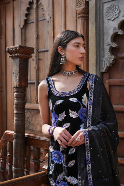 Black, Blue Flower Jaal Set