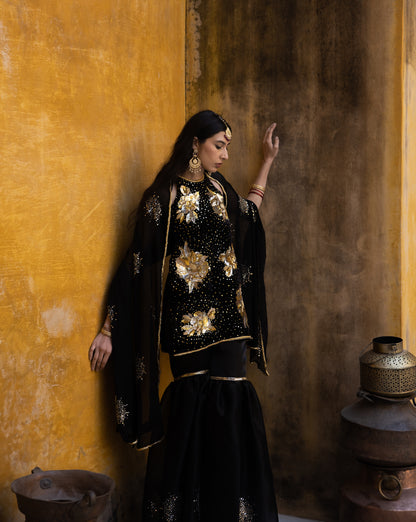 Black Sitara Flower Set