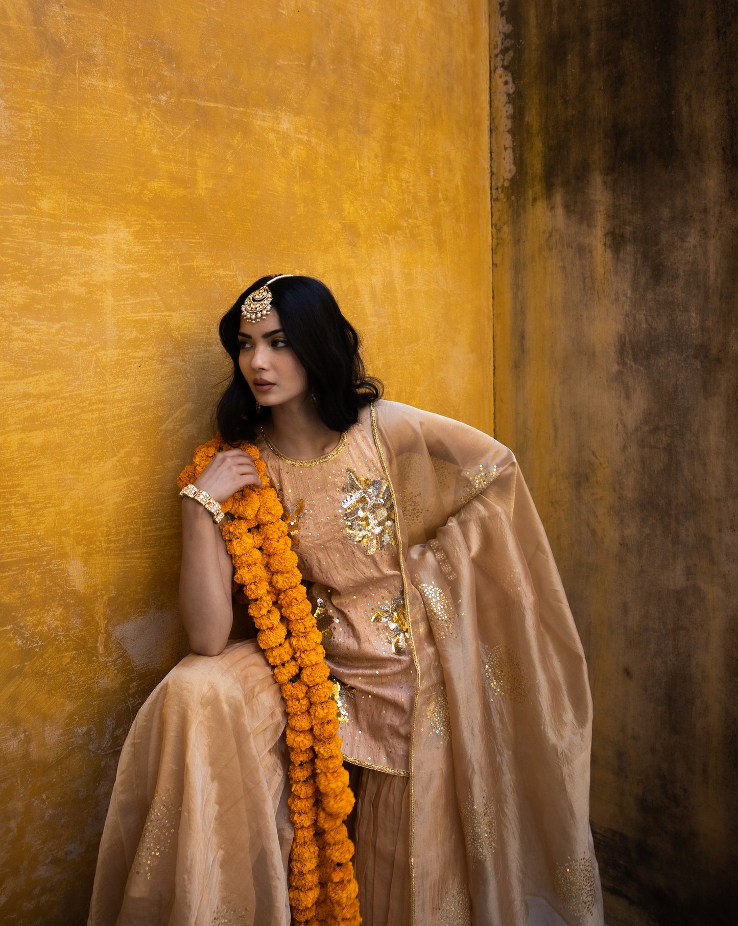 Golden Sitara Flower Set