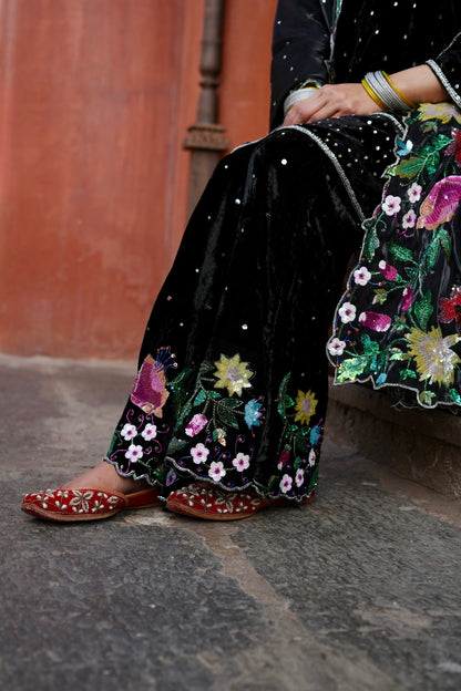 Black Floral border Suit